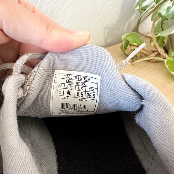 Brooks | Signal 3 Running Shoes in Grey & Silver (Style 120349-1B-059) - Picture 7 of 7